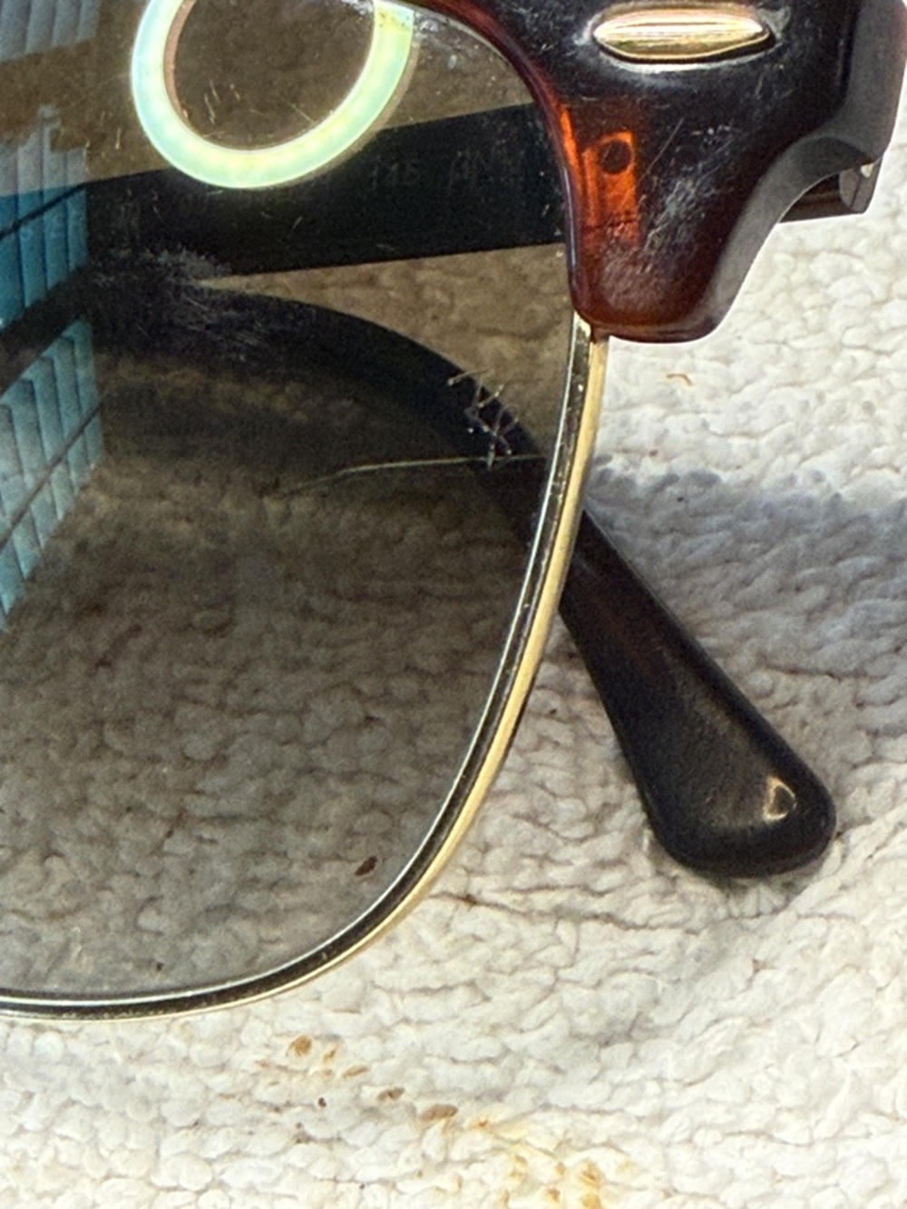 Ray-Ban Clubmaster Sunglasses in Tortoise and Gold with Gradient Green Lenses - Picture 9 of 10